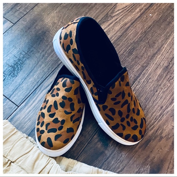 #34 ✨ONE DAY SALE✨Leopard slip on sneakers - Picture 2 of 4